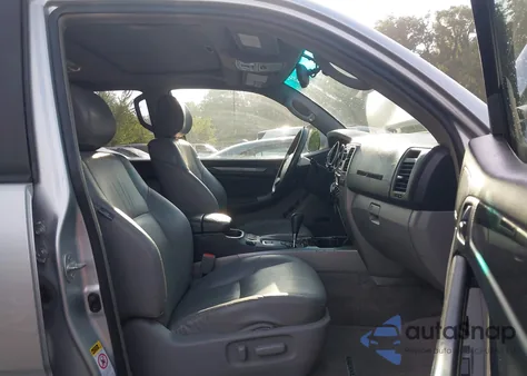 2003 Toyota 4Runner Limited V8 z USA, uszkodzony, nr VIN JTEBT17R338004877